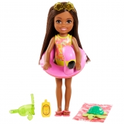 Barbie Dreamhouse Adventures: Chelsea - Wakacyjna lalka z brązowymi włosami + akcesoria (GRT80/GRT82)