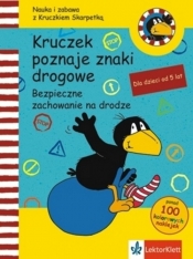Kruczek poznaje znaki drogowe