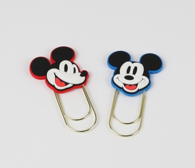 <img src='https://webimage.pl/pics/524/6/d5903686316524.jpg' style='height:440px' /> Klipy do papieru Disney fashion Mickey Mouse 2 szt. mix