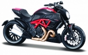 Model metalowy Ducati Diavel Carbon z podstawką 1/18 (10139300/77052)