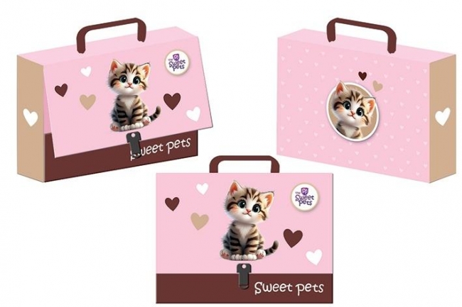 <img src='https://webimage.pl/pics/533/8/d5904441158533.jpg' style='height:440px' /> Teczka z rączką walizeczka The Sweet Pets Kot