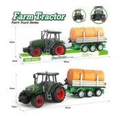 Traktor z przyczepą i belkami słomy