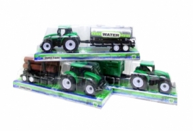 Traktor z przyczepą