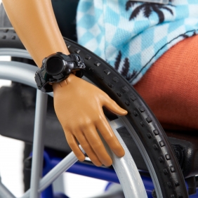 Lalka Barbie Fashionistas Ken na wózku inwalidzkim (HJT59)
