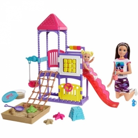 Barbie Skipper: Klub opiekunek - Opieka nad maluszkami. Zestaw do zabawy z lalkami, placem zabaw i ponad 10 akcesoriami (GHV89)