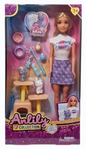 Lalka z kotkami i akcesoriami