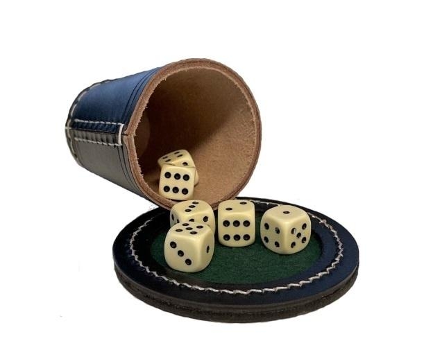 Kubek pokerowy z pokrywką - czarna skóra + kostki