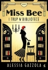  Miss Bee i trup w bibliotece