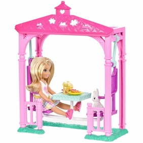 Barbie Club Chelsea Picnic Doll & Playset (FDB32)