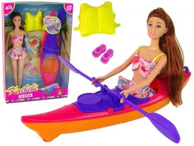 <img src='https://webimage.pl/pics/681/5/d5905515355681.jpg' style='height:440px' /> Lalka z kajakiem i akcesoriami