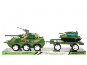 Pojazd wojskowy z przyczepą i czołgiem