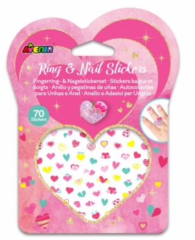 Naklejki na paznokcie i błyszczący pierścionek