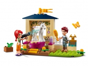 LEGO Friends: Kąpiel dla kucyków w stajni (41696)