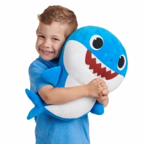 Baby Shark Przytulanka z dźwiękiem 45 cm Daddy Shark - Dostępność 25/11