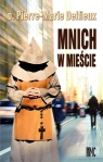 Mnich w mieście