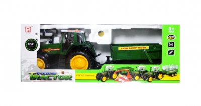 Traktor z przyczepą sterowany pilotem