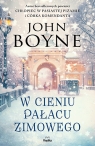 W cieniu Pałacu Zimowego John Boyne