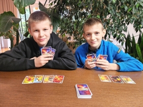 Steal Deal Brainrot (Zwiń Brainrota) – rodzinna gra karciana