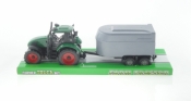 Traktor z przyczepą