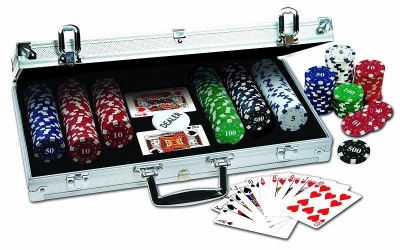 Zestaw do pokera 300 żetonów w walizce