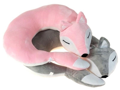 <img src='https://webimage.pl/pics/778/7/d5901271597778.jpg' style='height:440px' /> Poduszka podróżna Lisek MIX