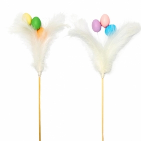 Jajka z piórkami na piku