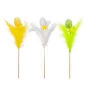 Jajko z brokatem i piórkiem na piku