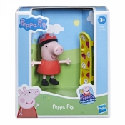 Figurka Świnki Peppy z deskorolką (F2179/F3758)