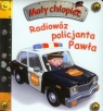 Radiowóz policjanta Pawła Mały chłopiec  Beaumont Emilie