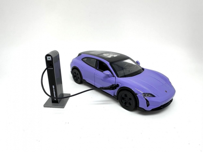 <img src='https://webimage.pl/pics/895/9/d4897071929073.jpg' style='height:440px' /> Porsche Taycan Turbo S Fiol 1/36 elektryczny
