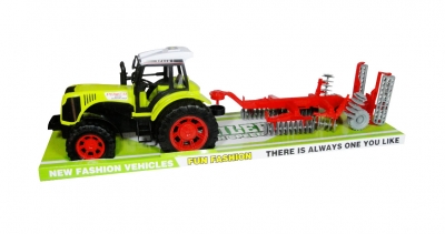 Traktor z maszyną