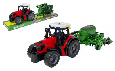 Traktor z maszyną