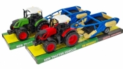 Traktor z maszyną