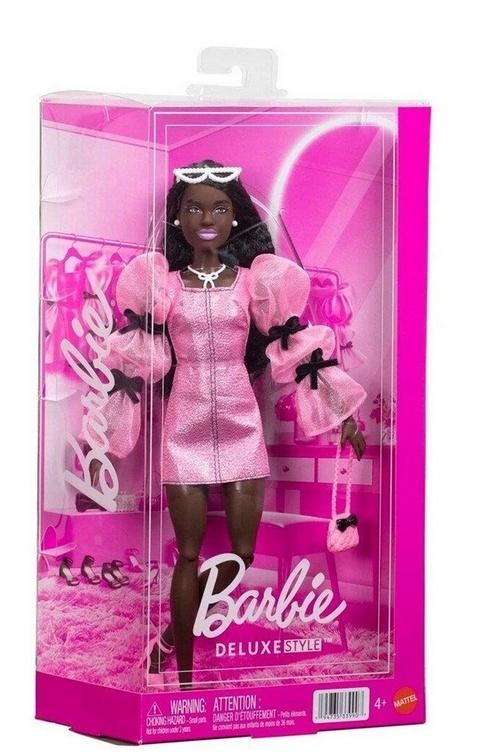<img src='https://webimage.pl/pics/907/9/d0194735339907.jpg' style='height:440px' /> Barbie Deluxe Style Lalka