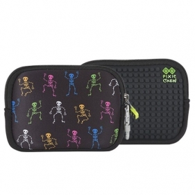 Saszetka czarna w kolorowe kościotrupy