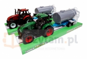 Traktor z maszyną