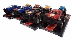 Jeep z Quadem na lawecie