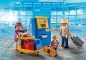 Rodzina przy automacie check-in (5399)