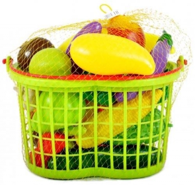 Owoce i warzywa w koszyku